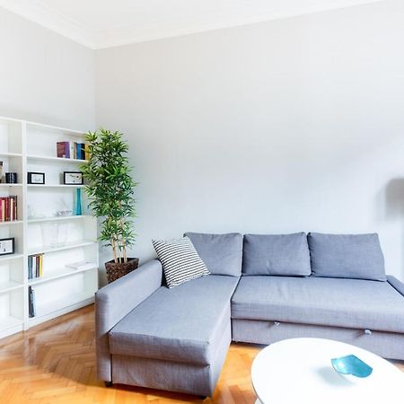 Spacious And Brilliant Apartment In Duomo By Easylife Milan Extérieur photo